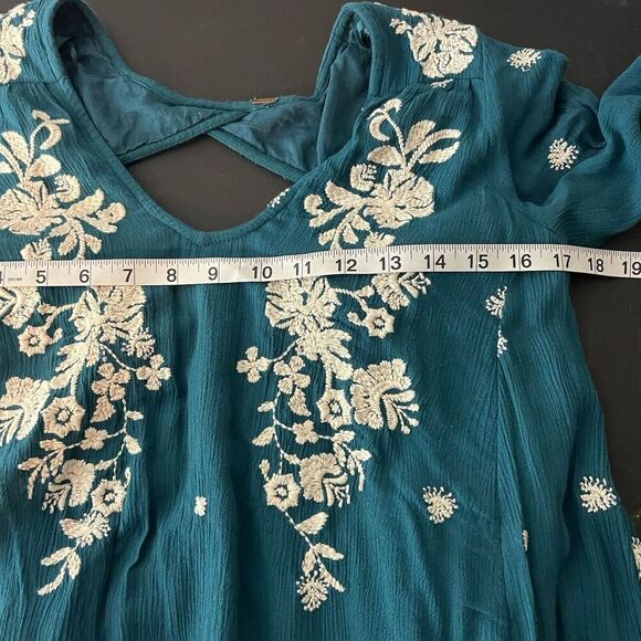 Free People Sweet Tennessee Dress S Blue Boho Rayon Embroidery Oversized Light - Picture 8 of 9